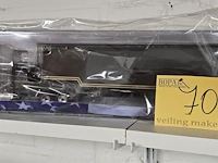 Lot 70 - vrachtwagen zwart, nieuw in verpakking ,schaal 1:43 - afbeelding 1 van  4