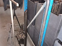 Lot 70 - winkelinrichting. 5 stuks - afbeelding 5 van  6