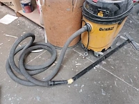 Lot 701 - stofzuiger dewalt - afbeelding 2 van  3