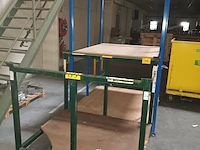 Lot 702 - stapelbak. 2 stuks - afbeelding 2 van  2