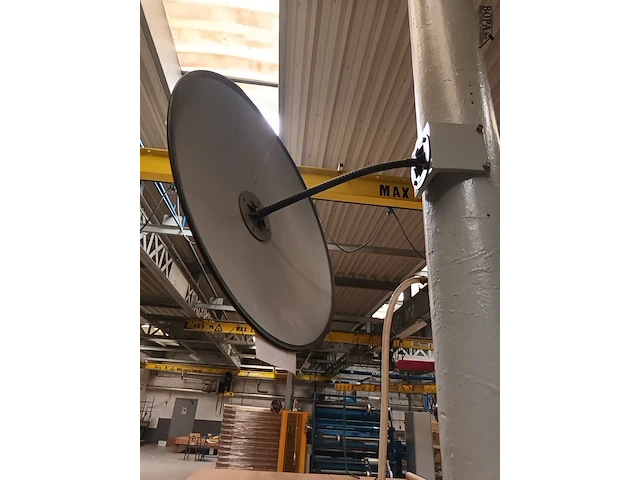 Lot 703 - bolle spiegel - afbeelding 2 van  2