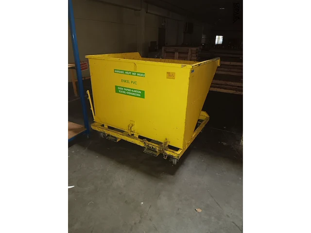 Lot 703 - kipcontainer op wielen - afbeelding 3 van  3