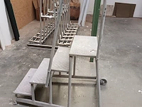 Lot 704 - verrolbare metalen trap - afbeelding 1 van  3