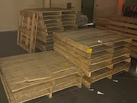 Lot 705 - palletten - afbeelding 2 van  3