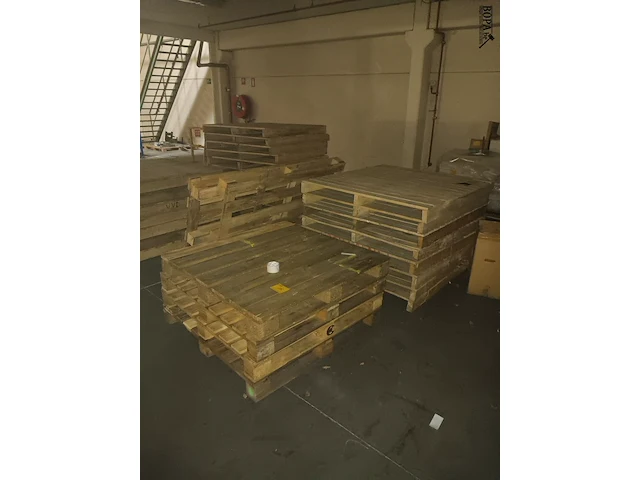 Lot 705 - palletten - afbeelding 3 van  3