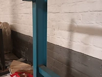 Lot 708 - metalen rek voor rollen - afbeelding 4 van  4