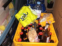 Lot 71 - bier, water en leeggoed - afbeelding 1 van  3