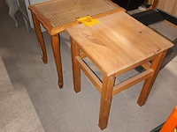 Lot 71 - bijzettafeltje. 2 stuks - afbeelding 2 van  3