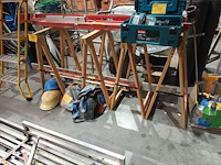 Lot 71 - houten schraag. 4 stuks - afbeelding 2 van  3