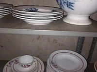 Lot 71 - huisraad. inhoud rek - afbeelding 6 van  6