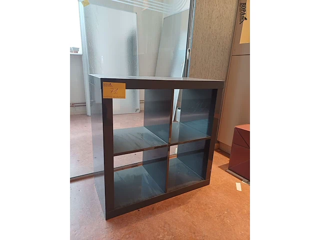 Lot 71 - kast met stalenmappen - afbeelding 1 van  2