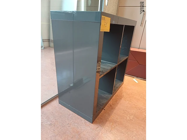 Lot 71 - kast met stalenmappen - afbeelding 2 van  2
