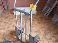 Lot 71 - steekwagen en meubelkar - afbeelding 4 van  5