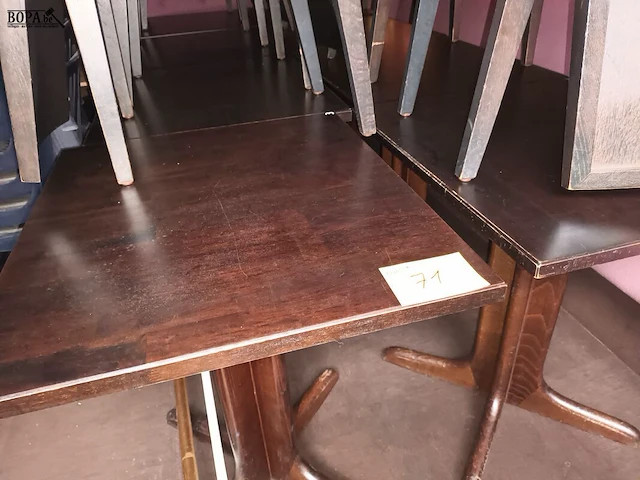 Lot 71 - tafel met houten voet. 13 stuks - afbeelding 4 van  5