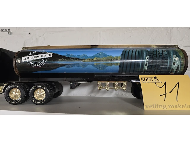 Lot 71 - vrachtwagen bandag schaal 1:43 - afbeelding 3 van  3