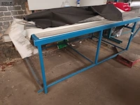 Lot 710 - snijtafel met inhoud - afbeelding 4 van  4
