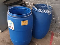 Lot 712 - blauwe pvc ton. 3 stuks - afbeelding 1 van  2