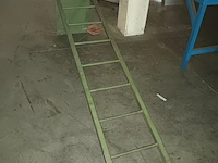 Lot 714 - noodladder - afbeelding 1 van  2