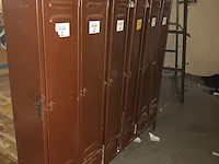 Lot 715 - locker kasten. 2 stuks - afbeelding 1 van  3