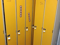 Lot 717 - locker kasten - afbeelding 1 van  2