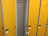 Lot 719 - locker kasten - afbeelding 2 van  2