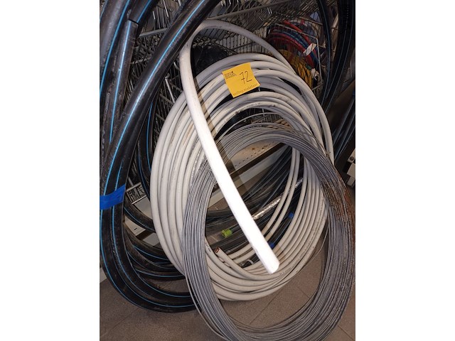 Lot 72 - buizen en kabel - afbeelding 3 van  5