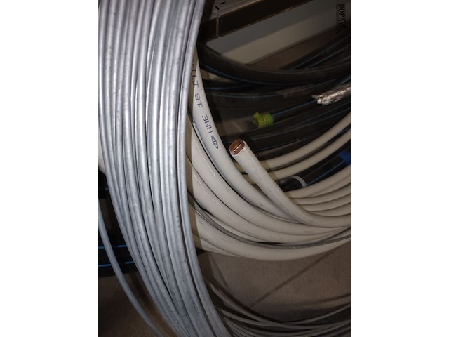 Lot 72 - buizen en kabel - afbeelding 4 van  5