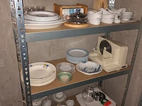 Lot 72 - huisraad. inhoud rek - afbeelding 3 van  7