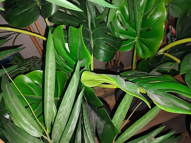 Lot 72 - kunstplanten en vuilnisbakken - afbeelding 5 van  5