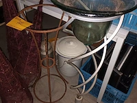 Lot 72 - plantenstaanders en kerstbomen - afbeelding 3 van  4