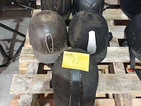 Lot 72 - ruitershelm. 5 stuks - afbeelding 1 van  3