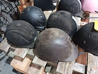 Lot 72 - ruitershelm. 5 stuks - afbeelding 2 van  3