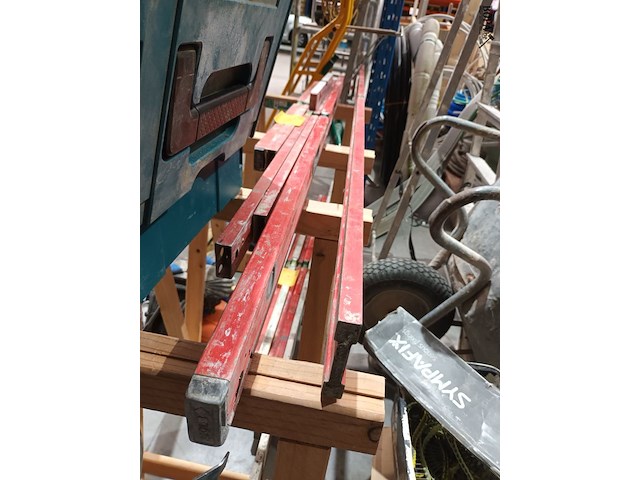 Lot 72 - waterpas. 7 stuks - afbeelding 3 van  3