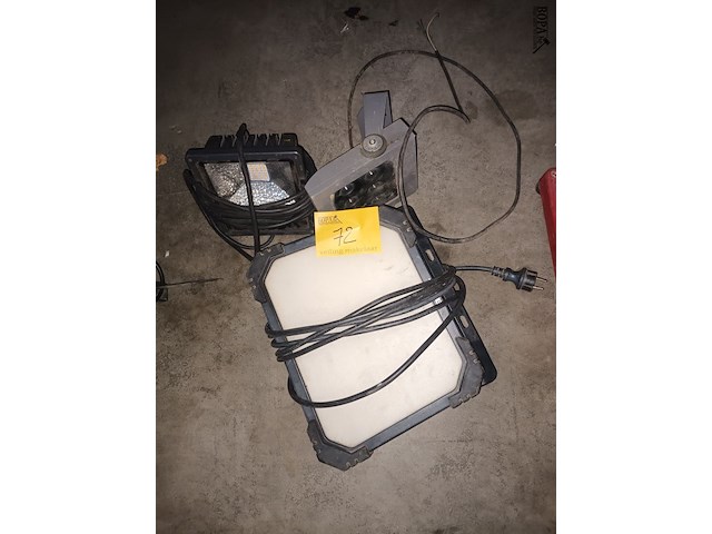 Lot 72 - werflichten. 3 stuks - afbeelding 1 van  3