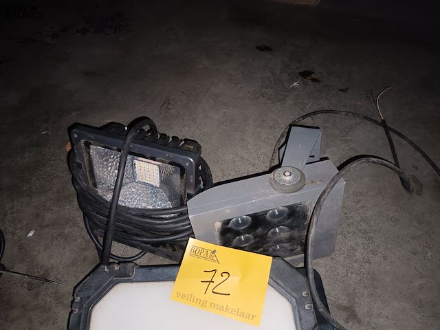 Lot 72 - werflichten. 3 stuks - afbeelding 2 van  3