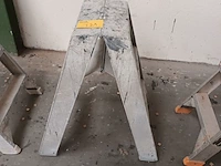 Lot 721 - aluminium trapje - afbeelding 1 van  2