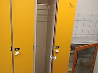 Lot 721 - locker kasten - afbeelding 2 van  2