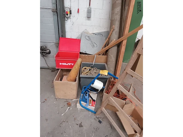 Lot 724 - diversen - afbeelding 1 van  5