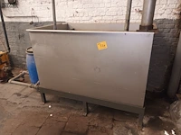 Lot 724 - industriële reinigingsbak - afbeelding 1 van  3