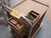 Lot 728 - platte kar - afbeelding 1 van  3