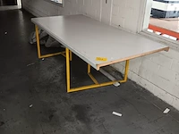 Lot 729 - werktafel - afbeelding 1 van  2