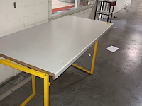 Lot 729 - werktafel - afbeelding 2 van  2