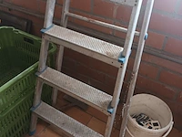Lot 73 - aluminium trapladder - afbeelding 3 van  3