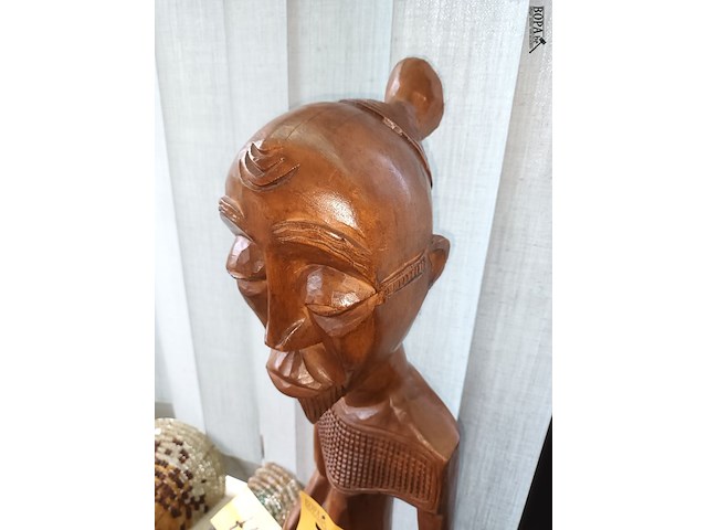 Lot 73 - houten afrikaans beeld - afbeelding 2 van  4