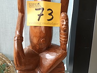 Lot 73 - houten afrikaans beeld - afbeelding 4 van  4