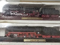 Lot 73 - miniatuur treintjes op spoor 6 stuks - afbeelding 3 van  5