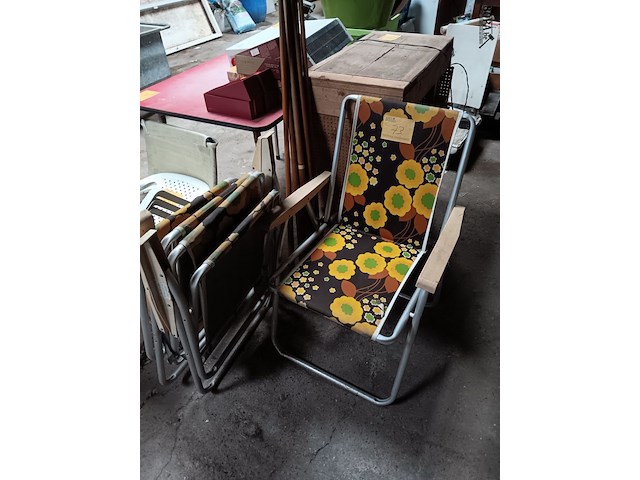 Lot 73 - retro vouwstoeltjes. 3 stuks - afbeelding 1 van  1