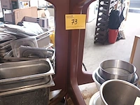 Lot 73 - ronde terrastafel. 3 stuks - afbeelding 1 van  4