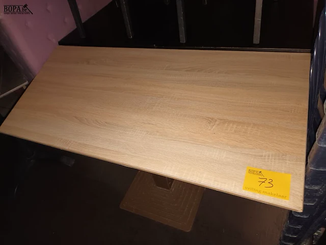 Lot 73 - tafel met schuine kant. 2 stuks - afbeelding 2 van  3