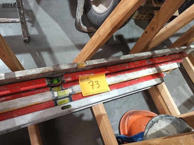 Lot 73 - waterpas. 6 stuks - afbeelding 1 van  2